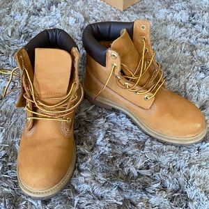 Timberland Tan Boots 5.5